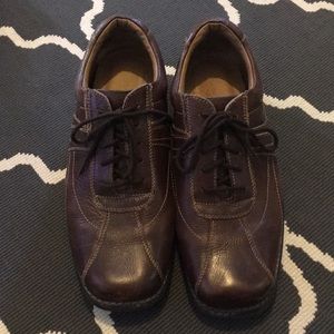 Men’s brown shoes